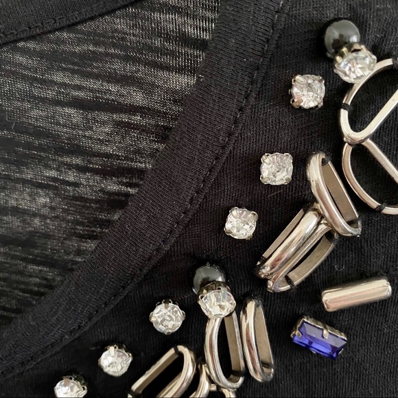 Express Embellished Crop Tank - Picture 3 of 5